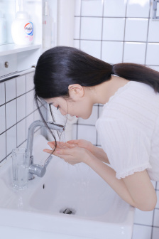 丰满少妇被猛烈高清播放